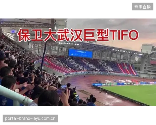 武汉三镇底线传递细腻，精彩配合引爆看台